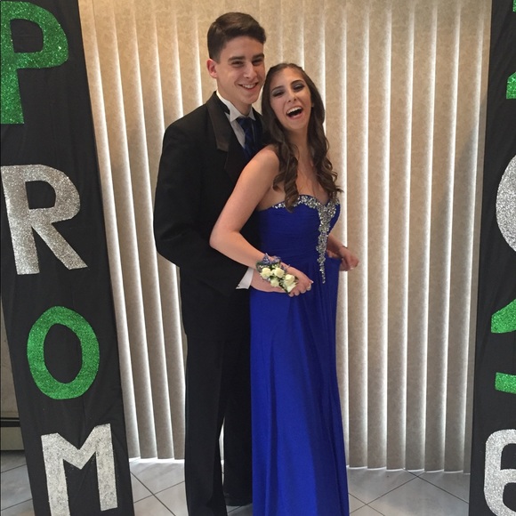 Prom dress - Picture 2 of 2